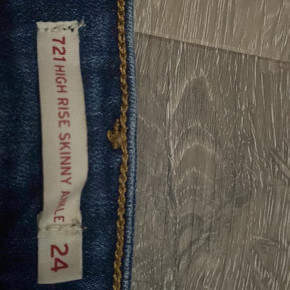 Jeans - Picture 2 of 3